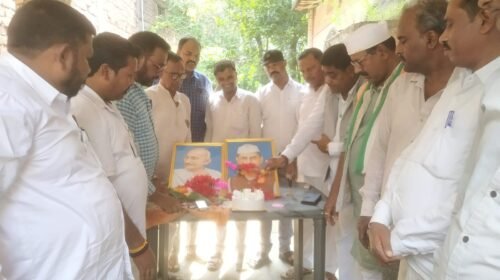 मनिका कांग्रेस कार्यालय में गांधी-शास्त्री जयंती मनाई गई