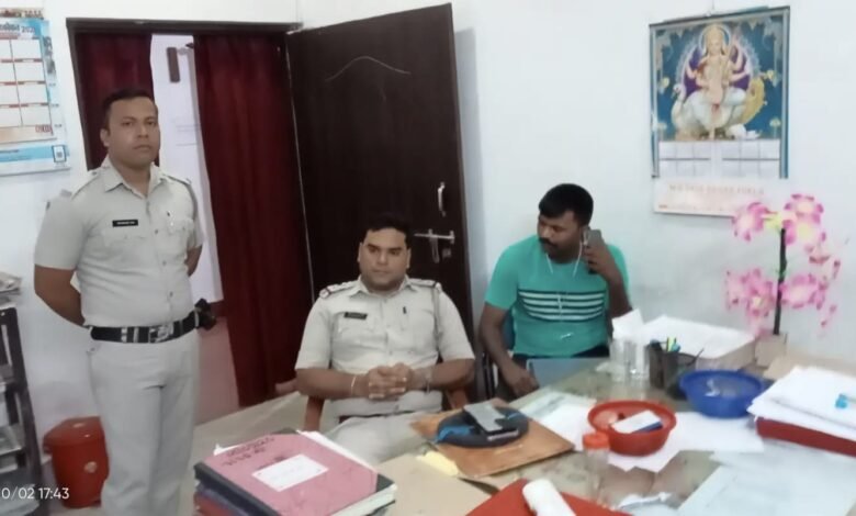 मालदा जिला परिषद चुनाव से पहले पाकुड़ के होटल में ठहरे 26 सदस्य मालदा जिला परिषद चुनाव से पहले पाकुड़ के होटल में ठहरे 26 सदस्य