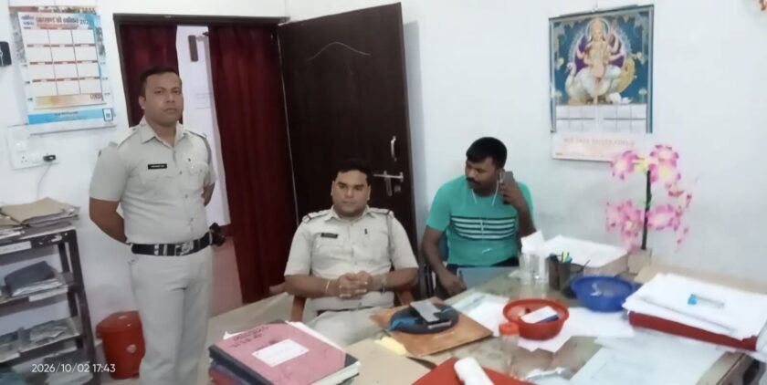 मालदा जिला परिषद चुनाव से पहले पाकुड़ के होटल में ठहरे 26 सदस्य मालदा जिला परिषद चुनाव से पहले पाकुड़ के होटल में ठहरे 26 सदस्य