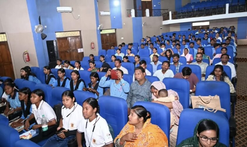 पाकुड़ के युवाओं के छोटे आइडिया बनेंगे बड़ा कारोबार, स्टार्टअप को मिलेगा प्रशासन का साथ
