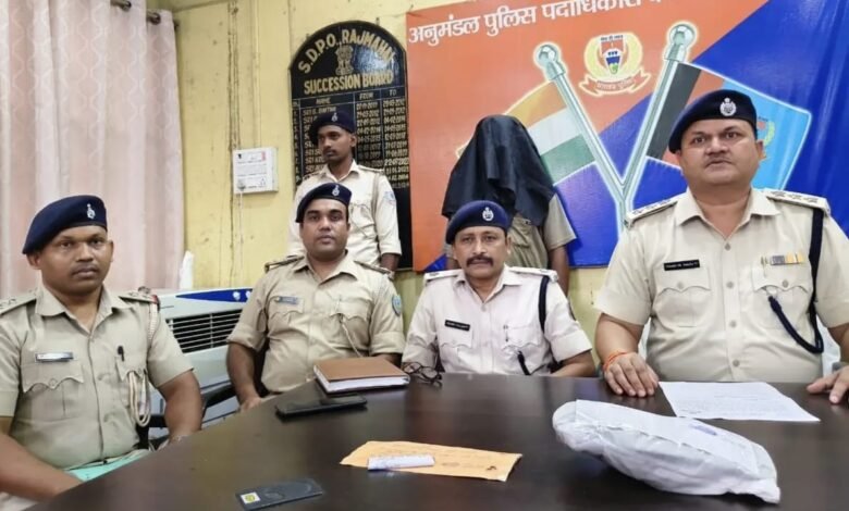 24 घंटे में खुला 70 वर्षीय वृद्ध की हत्या का राज,चचेरा भाई गिरफ्तार:रंजिश में वारदात का पुलिस का दावा 24 घंटे में खुला 70 वर्षीय वृद्ध की हत्या का राज,चचेरा भाई गिरफ्तार:रंजिश में वारदात का पुलिस का दावा