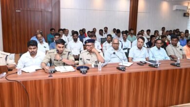 दुर्गापूजा में मनमानी पर प्रशासन सख्त, बिना अनुमति रूट बदला तो होगी कार्रवाई दुर्गापूजा में मनमानी पर प्रशासन सख्त, बिना अनुमति रूट बदला तो होगी कार्रवाई