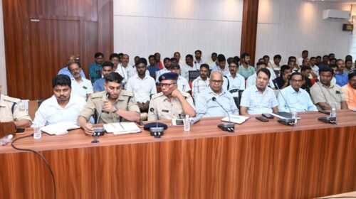 दुर्गापूजा में मनमानी पर प्रशासन सख्त, बिना अनुमति रूट बदला तो होगी कार्रवाई