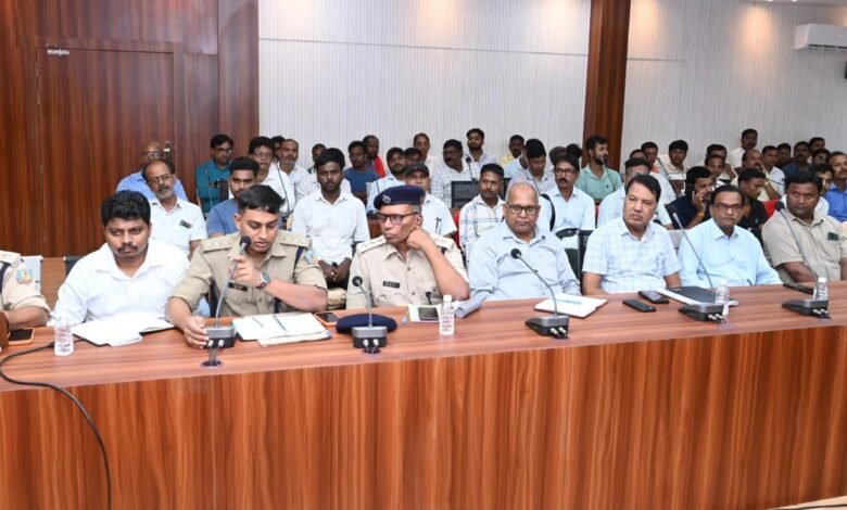 दुर्गापूजा में मनमानी पर प्रशासन सख्त, बिना अनुमति रूट बदला तो होगी कार्रवाई