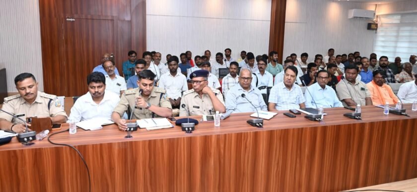 दुर्गापूजा में मनमानी पर प्रशासन सख्त, बिना अनुमति रूट बदला तो होगी कार्रवाई