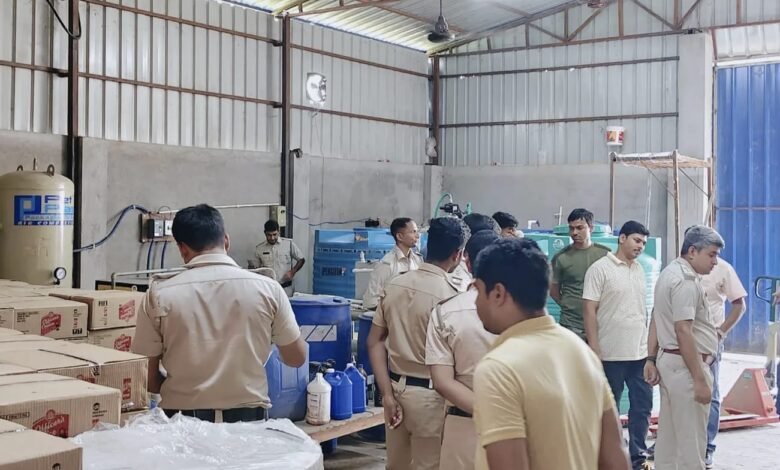 मुरारई में नकली विदेशी शराब की फैक्ट्री का भंडाफोड़, 3 करोड़ से अधिक का माल जब्त