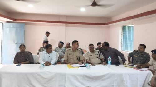 लातेहार:बरवाडीह और बालूमाथ में दुर्गा पूजा को लेकर शांति समिति की बैठक