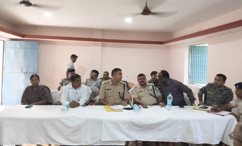 लातेहार:बरवाडीह और बालूमाथ में दुर्गा पूजा को लेकर शांति समिति की बैठक