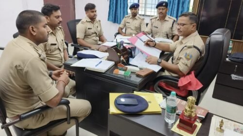 महेशपुर में अपराधियों और अवैध बालू कारोबारियों पर पुलिस सख्त, एसडीपीओ ने दिए कार्रवाई के निर्देश
