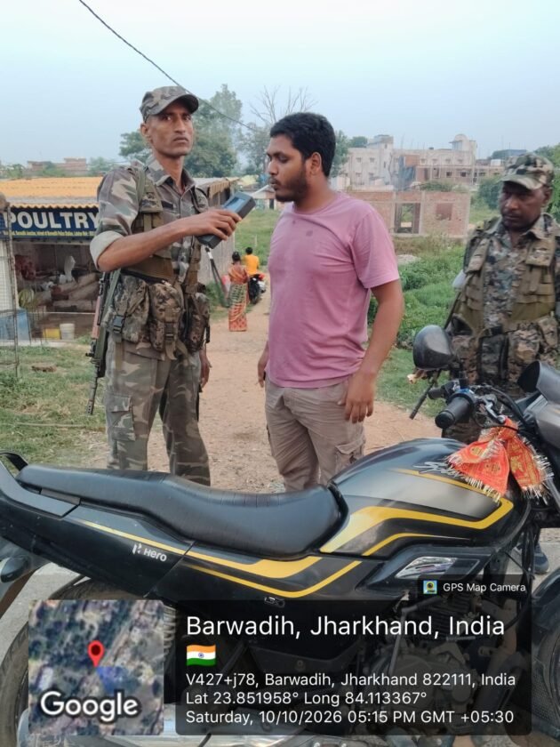 लातेहार में ट्रैफिक नियम तोड़ने वालों पर पुलिस की सख्ती,चला जांच अभियान लातेहार में ट्रैफिक नियम तोड़ने वालों पर पुलिस की सख्ती,चला जांच अभियान