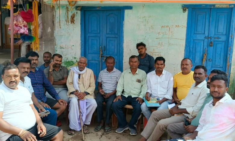 मनिका के बंदुआ दुर्गा मंदिर में पूजा की तैयारी को लेकर बैठक मनिका के बंदुआ दुर्गा मंदिर में पूजा की तैयारी को लेकर बैठक