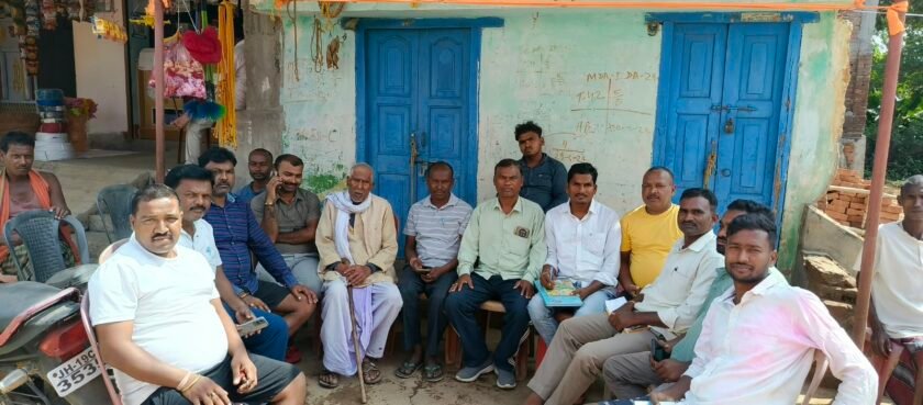 मनिका के बंदुआ दुर्गा मंदिर में पूजा की तैयारी को लेकर बैठक मनिका के बंदुआ दुर्गा मंदिर में पूजा की तैयारी को लेकर बैठक