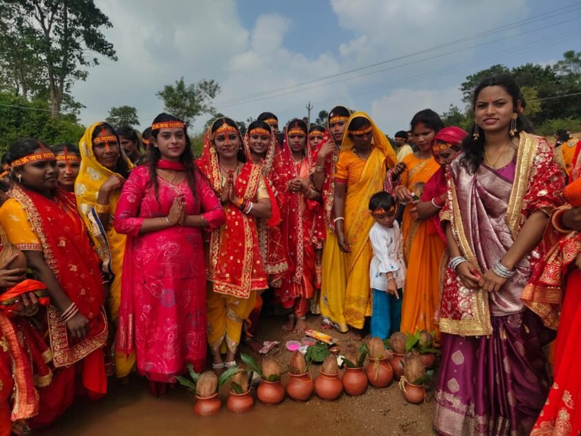 नवडीहा दुर्गा पूजा 2026: भव्य कलश यात्रा के साथ नवरात्र शुरू नवडीहा दुर्गा पूजा 2026: भव्य कलश यात्रा के साथ नवरात्र शुरू