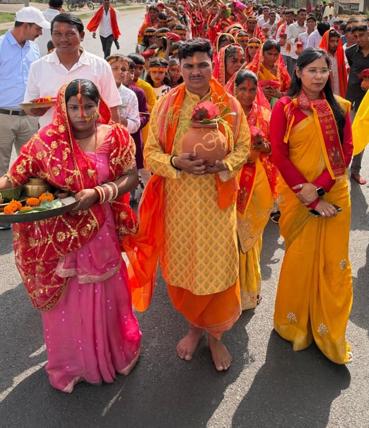 भैसादोन में नवरात्र की धूम, 1000 से अधिक श्रद्धालुओं ने निकाली कलश यात्रा भैसादोन में नवरात्र की धूम, 1000 से अधिक श्रद्धालुओं ने निकाली कलश यात्रा