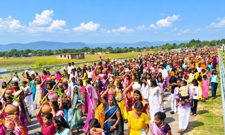 मंगलहाट दुर्गा पूजा 2026: 5001 कन्याओं की कलश शोभायात्रा, द्वादशी तक मेला मंगलहाट दुर्गा पूजा 2026: 5001 कन्याओं की कलश शोभायात्रा, द्वादशी तक मेला