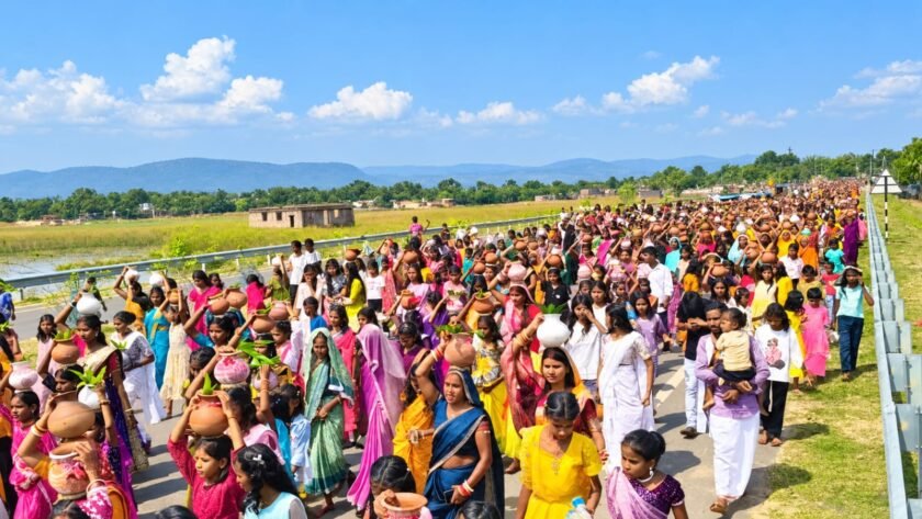 मंगलहाट दुर्गा पूजा 2026: 5001 कन्याओं की कलश शोभायात्रा, द्वादशी तक मेला मंगलहाट दुर्गा पूजा 2026: 5001 कन्याओं की कलश शोभायात्रा, द्वादशी तक मेला