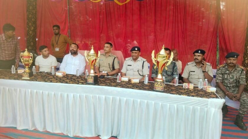 साई क्लब शिबला में फुटबॉल टूर्नामेंट का फाइनल,आकाशवाणी क्लब मूर्वे सिमरिया बना विजेता साई क्लब शिबला में फुटबॉल टूर्नामेंट का फाइनल,आकाशवाणी क्लब मूर्वे सिमरिया बना विजेता