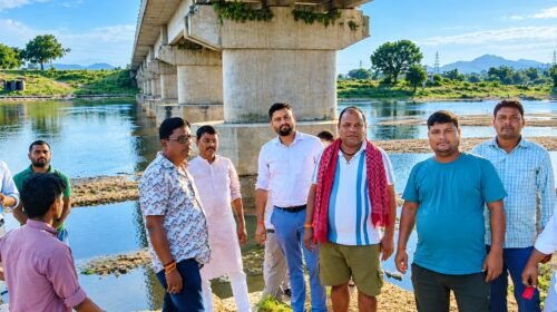 चाणक्य नगरी छठ घाट का नगर पंचायत अध्यक्ष ने लिया जायजा