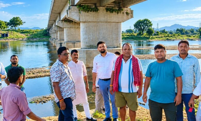 चाणक्य नगरी छठ घाट का नगर पंचायत अध्यक्ष ने लिया जायजा