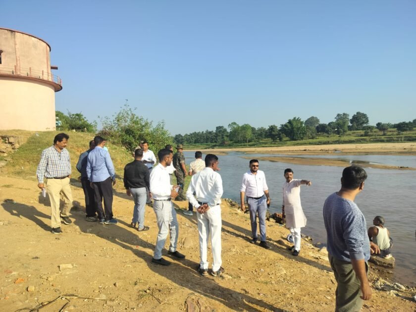 छठ घाटों का नगर पंचायत अध्यक्ष, उपाध्यक्ष और कार्यपालक पदाधिकारी ने किया निरीक्षण
