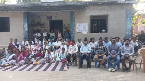 एंबुलेंस चालक के समर्थन में उतरे चिकित्सक,निष्पक्ष जांच होने तक आंदोलन जारी रखने की घोषणा