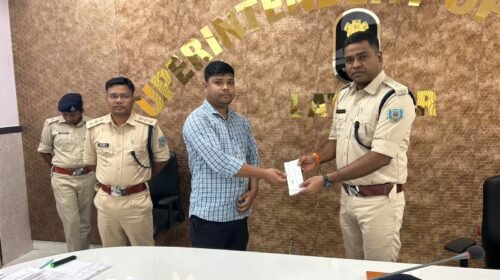 लातेहार पुलिस ने बरामद किए 38 गुम मोबाइल,मालिकों को लौटाए