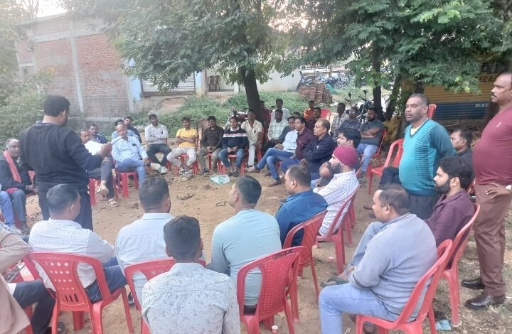 बॉक्साइट ट्रकों का परिचालन जल्द शुरू नहीं हुआ तो होगा बड़ा आंदोलन, अनिश्चितकालीन सड़क जाम की चेतावनी बॉक्साइट ट्रकों का परिचालन जल्द शुरू नहीं हुआ तो होगा बड़ा आंदोलन, अनिश्चितकालीन सड़क जाम की चेतावनी