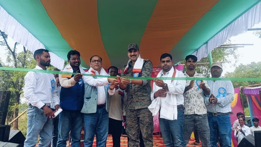 Gumla:पुटो गांव में दसई जतरा पर सांस्कृतिक कार्यक्रम,कलाकारों की प्रस्तुति पर झूमे लोग