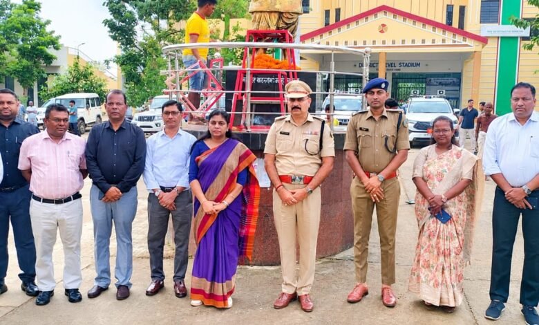 पाकुड़ में राष्ट्रीय एकता दिवस पर सरदार पटेल को नमन, डीसी-एसपी ने दिया भाईचारे का संदेश