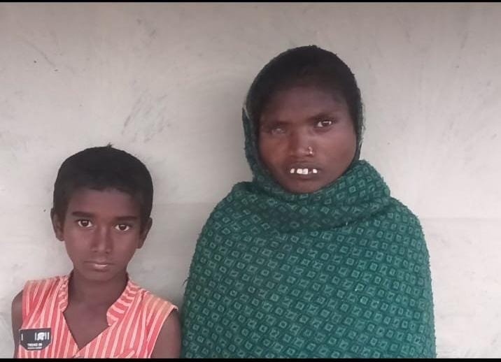 आधार कार्ड के अभाव में 10 वर्षीय बच्चे का स्कूल में नहीं हो पा रहा नामांकन